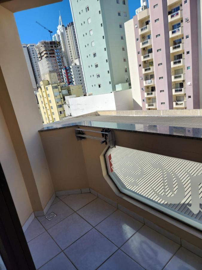 2 Quartos A 200Mts Praia Central, Garagem, Churrasqueira, Wi-Fi 90 Mbps, Pet Friendly Балнеаріу-Камборіу Екстер'єр фото