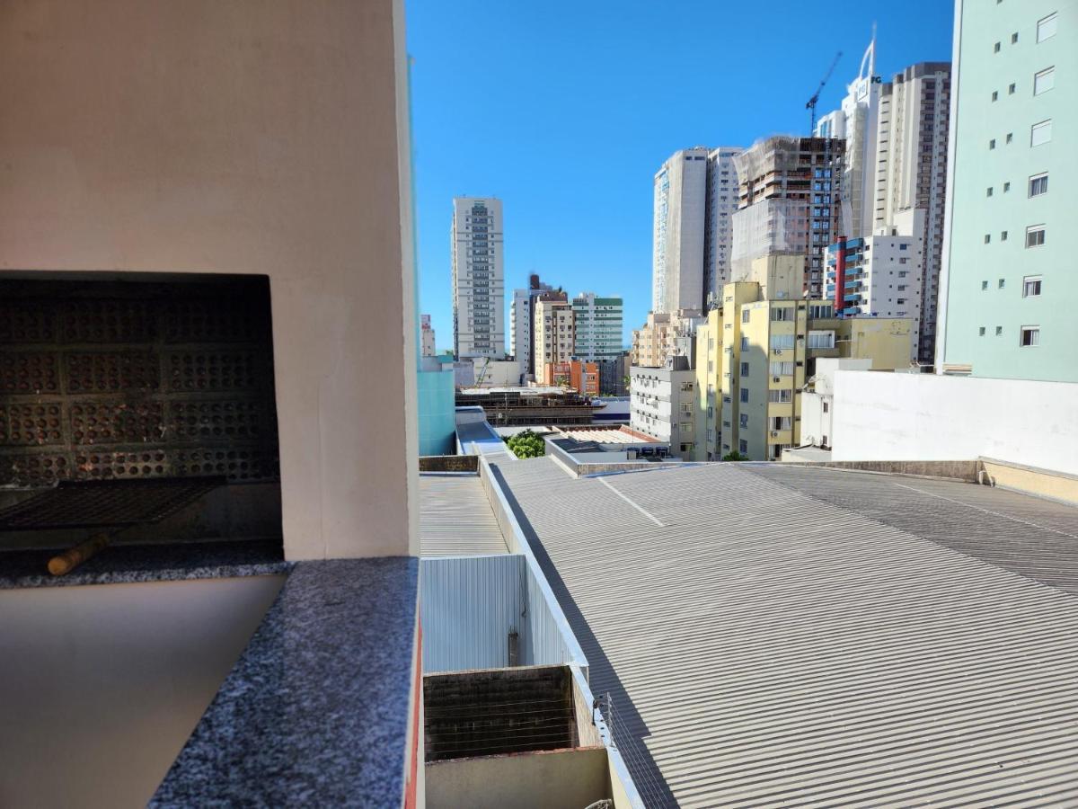 2 Quartos A 200Mts Praia Central, Garagem, Churrasqueira, Wi-Fi 90 Mbps, Pet Friendly Балнеаріу-Камборіу Екстер'єр фото